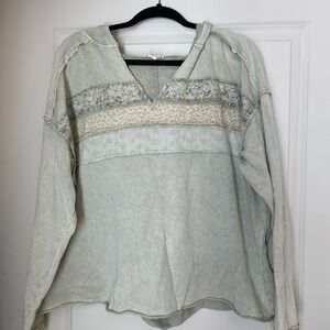 Easel Women's Green Thin Hoodie